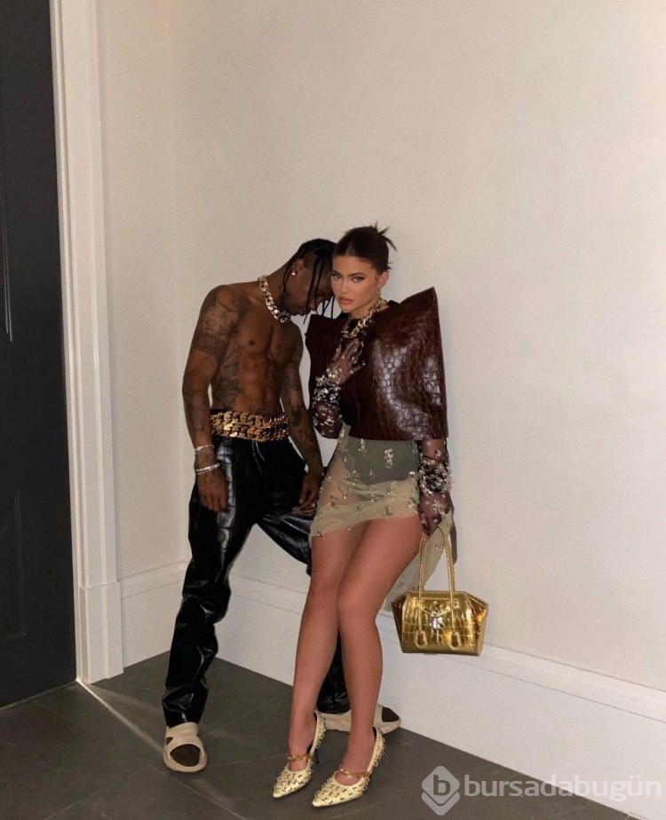 Kylie Jenner ve Travis Scott üçlü ilişki istiyor