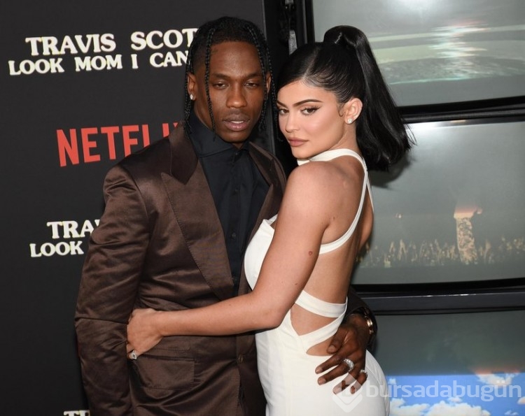 Kylie Jenner ve Travis Scott üçlü ilişki istiyor
