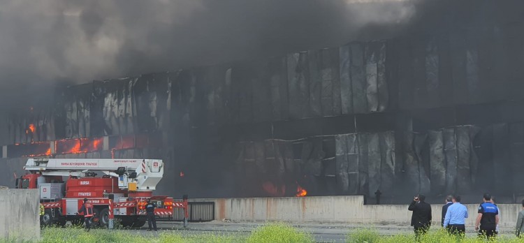 Bursa'da fabrika yangını