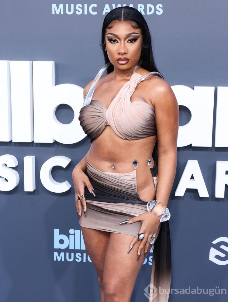 Doja Cat göğüs ucu detayıyla herkesi geride bıraktı