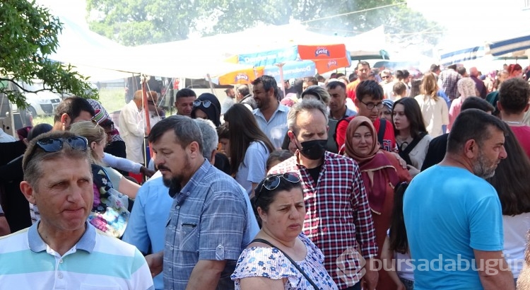 Bursa'da dağ başında yılda bir kez düzenleniyor, akın akın geliyorlar