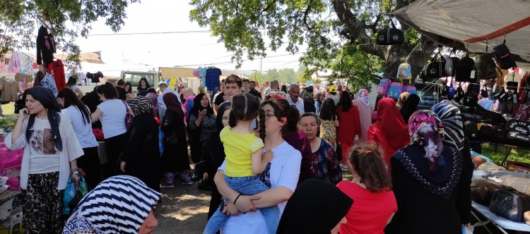 Bursa'da dağ başında yılda bir kez düzenleniyor, akın akın geliyorlar