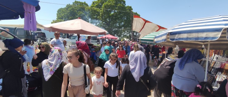 Bursa'da dağ başında yılda bir kez düzenleniyor, akın akın geliyorlar