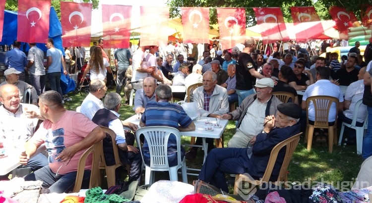 Bursa'da dağ başında yılda bir kez düzenleniyor, akın akın geliyorlar