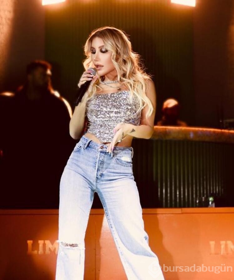 İrem Derici yine bildiğimiz gibi...