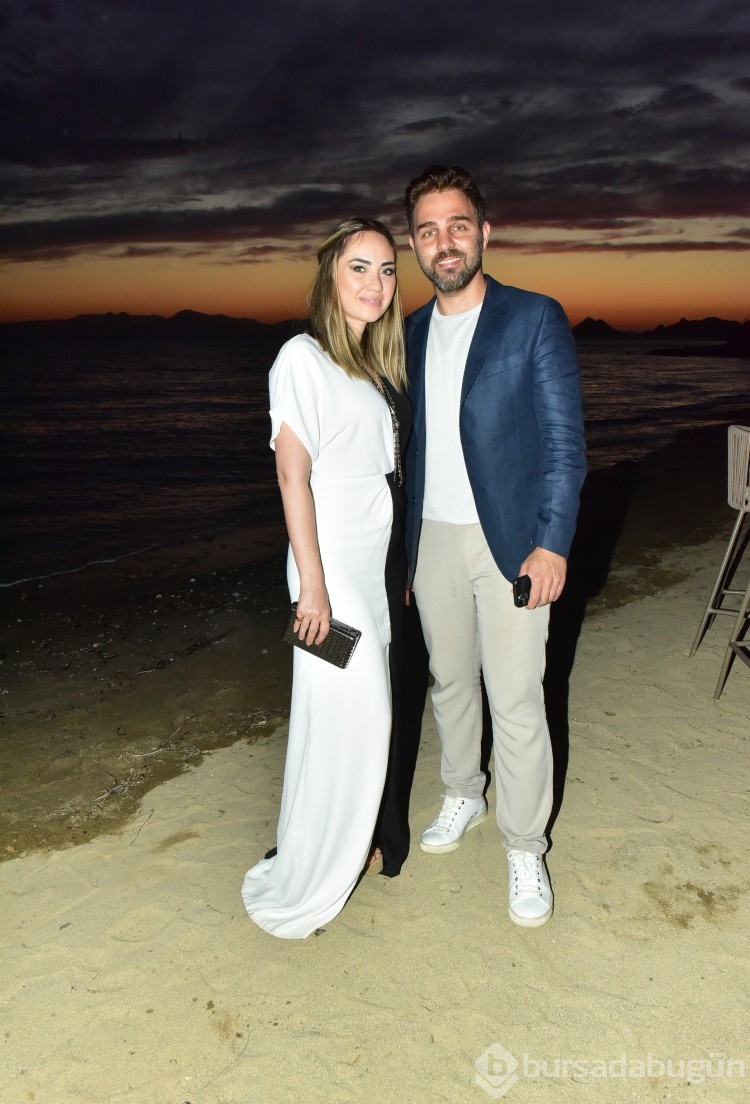 Bodrum'un yeni yıldızı Rammos Hotel kapılarını Gülşen'le açtı