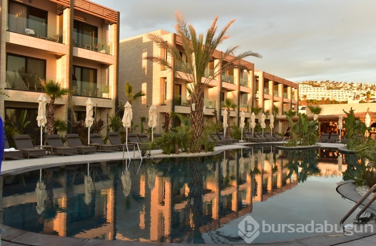 Bodrum'un yeni yıldızı Rammos Hotel kapılarını Gülşen'le açtı