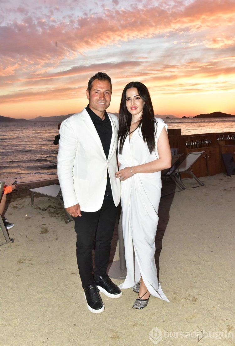 Bodrum'un yeni yıldızı Rammos Hotel kapılarını Gülşen'le açtı