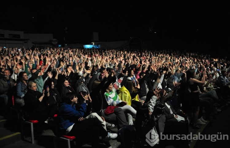 Buray'dan Bursa'da muhteşem konser
