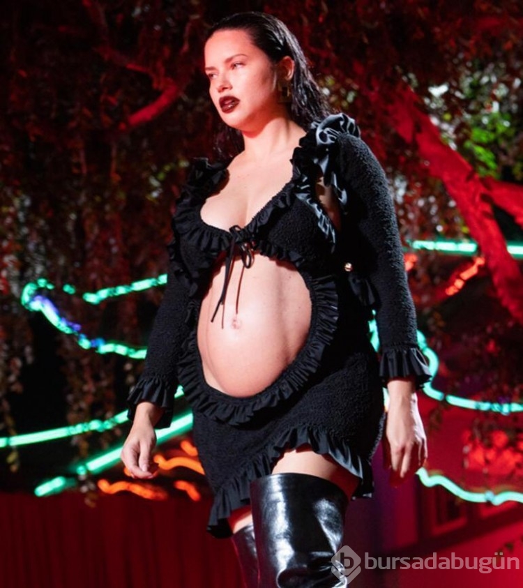 Adriana Lima hamilelik pozu!