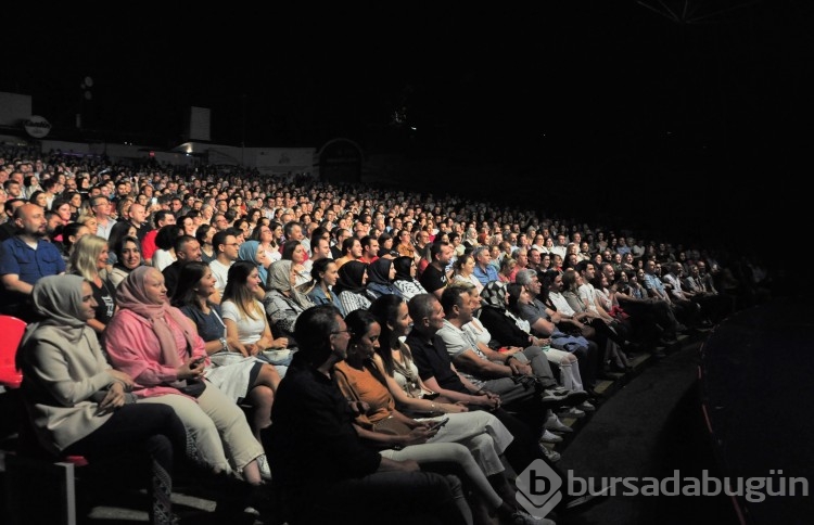 Bursa'da Candan Erçetin Rüzgarı