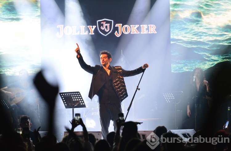 Cem Belevi'den Bursa'da romantik konser