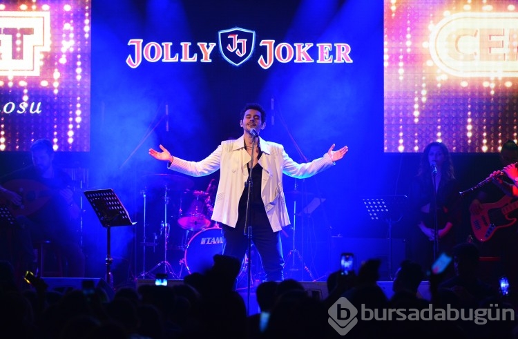 Cem Belevi'den Bursa'da romantik konser