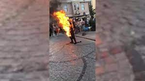 Tekbir getirip kendini ateşe verdi!