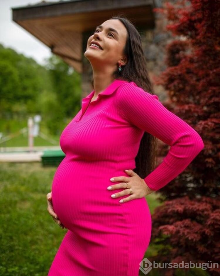 Hande Soral'dan çok beğenilen aile pozu...