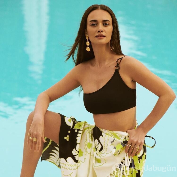 Hande Soral'dan çok beğenilen aile pozu...
