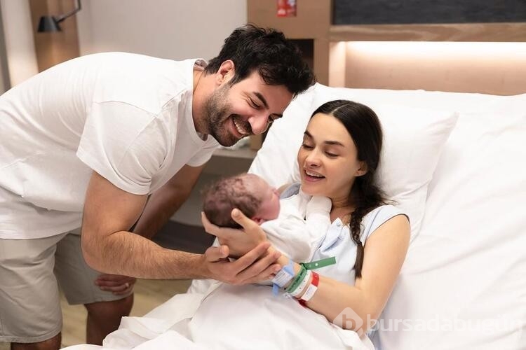Hande Soral'dan çok beğenilen aile pozu...