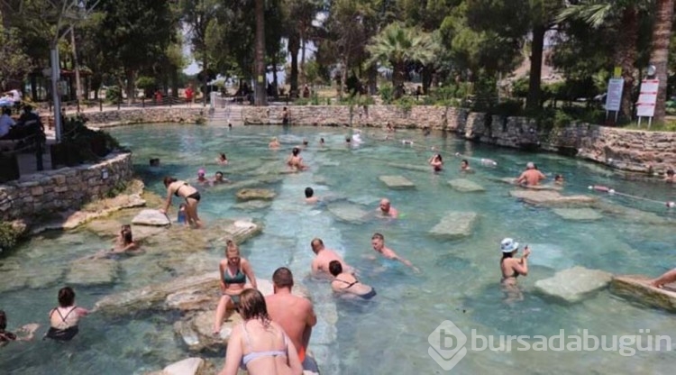 Pamukkale'ye gelen ziyaretçi sayısı 5 kat arttı!