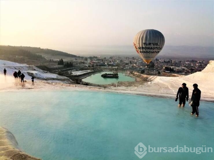 Pamukkale'ye gelen ziyaretçi sayısı 5 kat arttı!