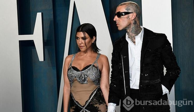 Travis Barker ve Kourtney Kardashian'dan küvet pozu!