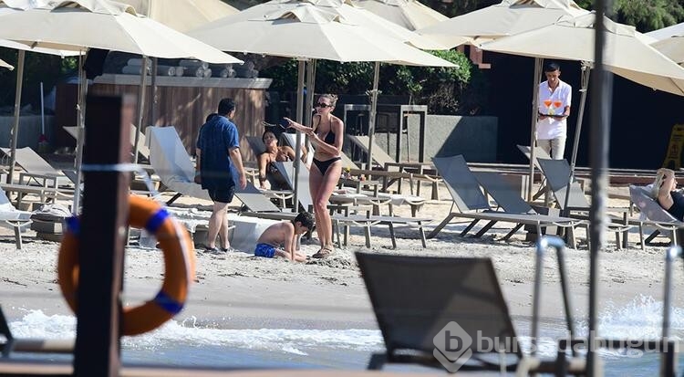 Plajda bile çalıştı