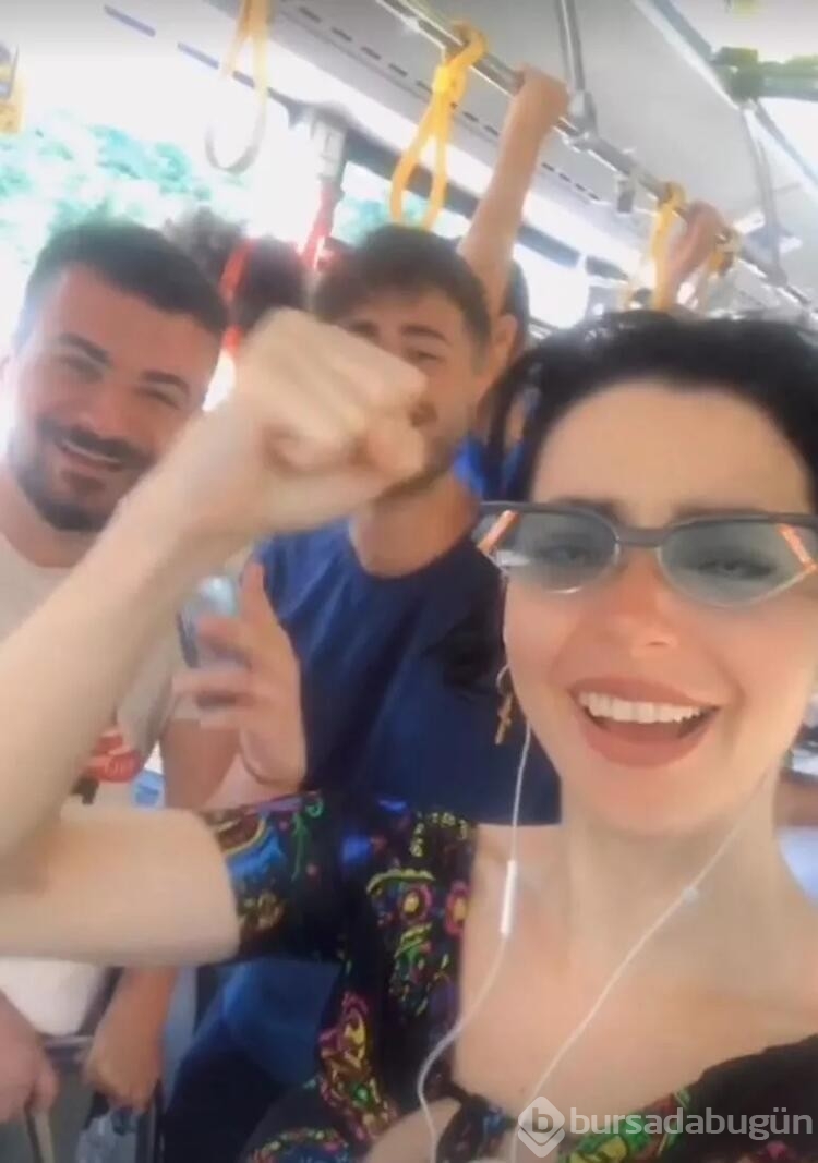 Merve Boluğur: Otobüsteyim bak işine