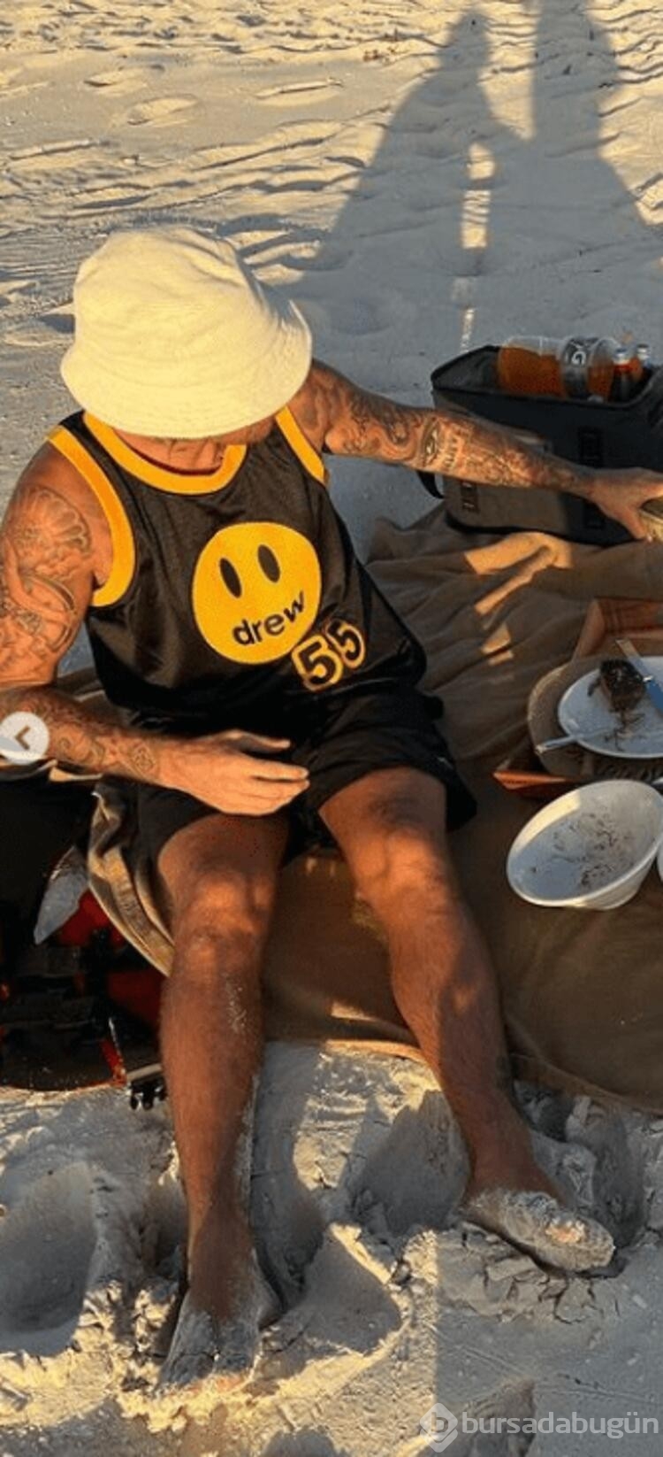 Justin Bieber ve Hailey Bieber çitfi tatil pozlarıyla gündemde