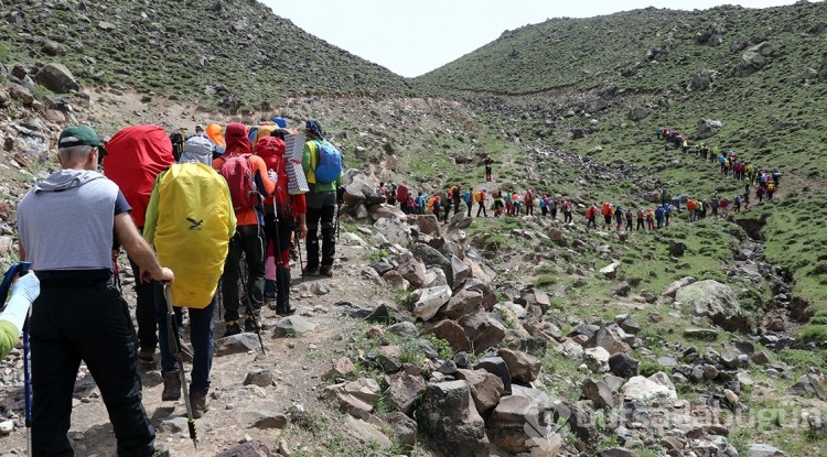 Ağrı Dağı, dağcı kafileleri ağırlıyor