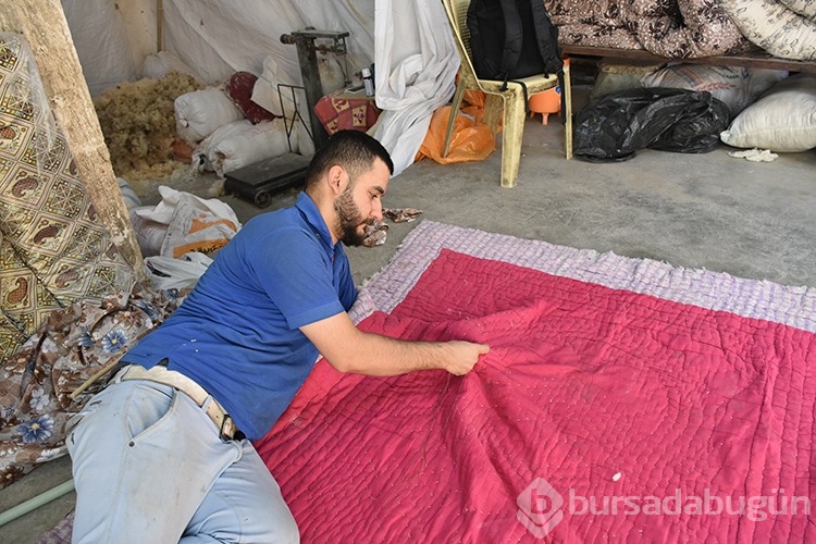 Dededen kalma atlas yorgancılığı tek başına sürdürüyor