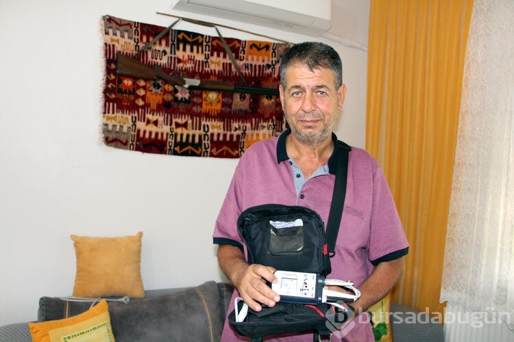 2 yıldır kalbini çantasında taşıyor