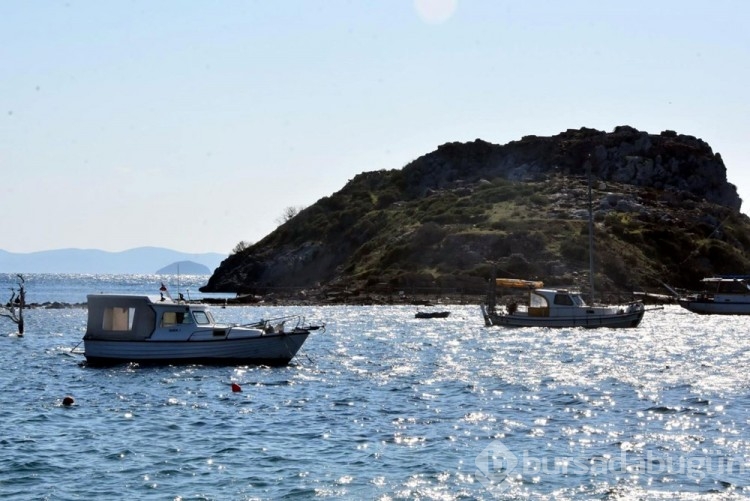 Bodrum'da denizin çekilmesiyle tarihi surlar ortaya çıktı