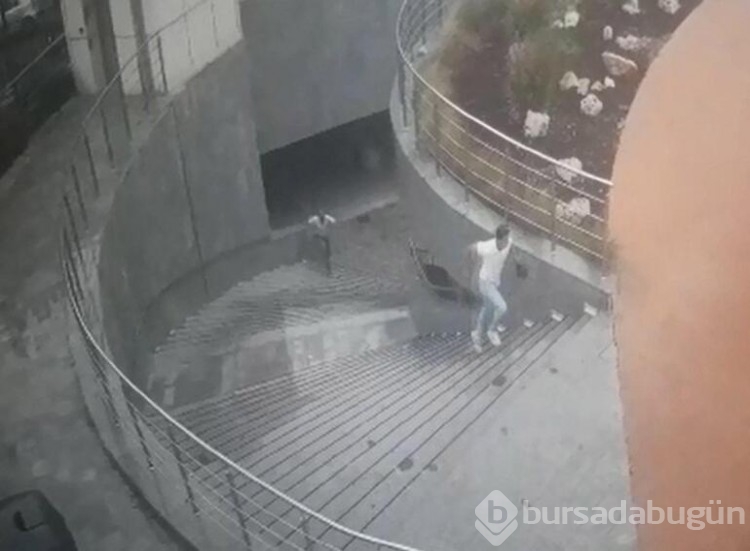 Çöp şiş yeme yarışmasını kaybedince parasız kalıp kapkaç yapmış