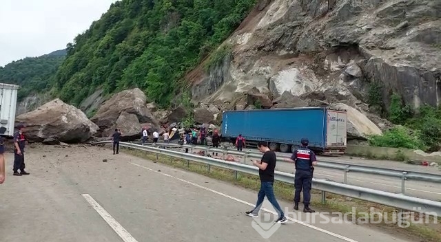 Artvin'de heyelan meydana geldi: Ölü ve yaralılar var