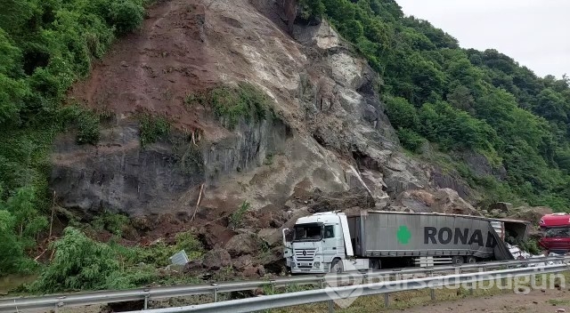 Artvin'de heyelan meydana geldi: Ölü ve yaralılar var