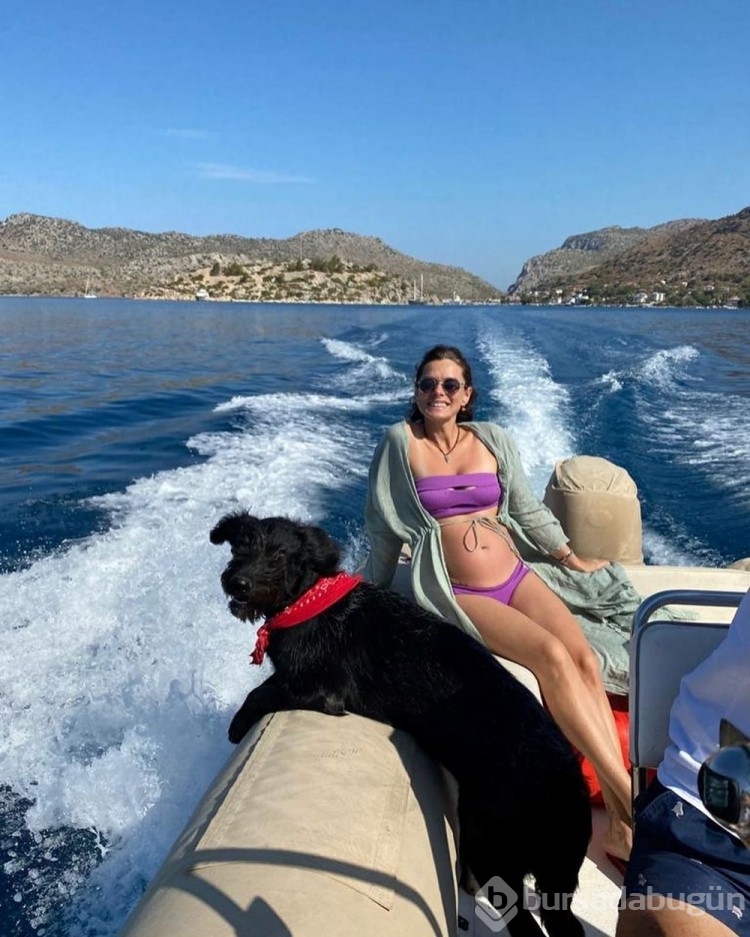 Özge Özpirinççi'den hamilelik pozları