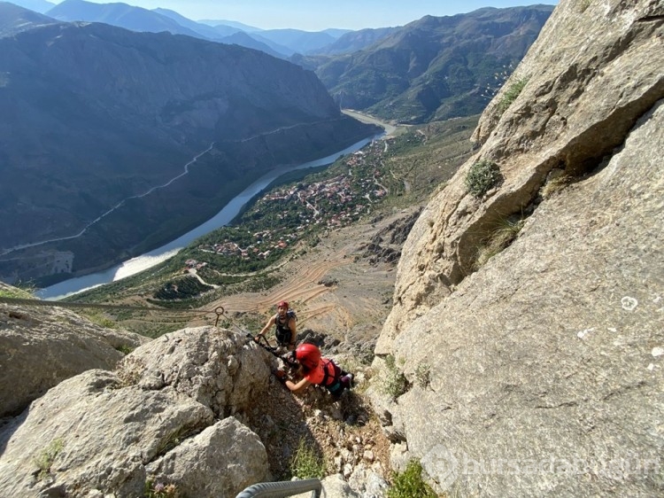 'Via Ferrata' parkuru adrenalin tutkunlarının rotası olmaya devam ediyor