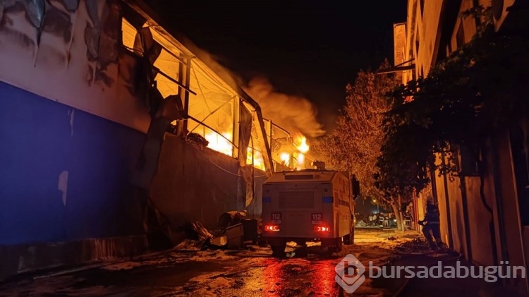 Geri dönüşüm tesisinde çıkan yangın kontrol altına alındı