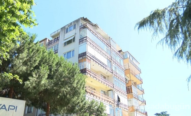 Kartal'da 8 katlı apartmanın çatısı çöktü