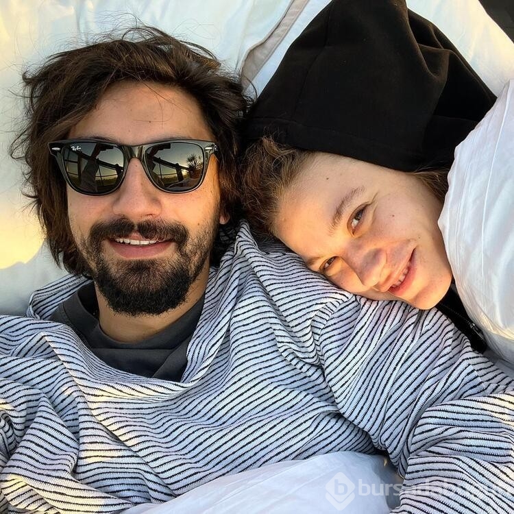 Serenay Sarıkaya ve Umut Evirgen çifti aşklarını ilan etti