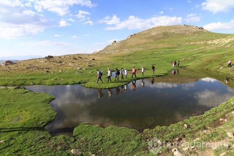 Gezginlerin rotası Çalyan Buzul Gölü