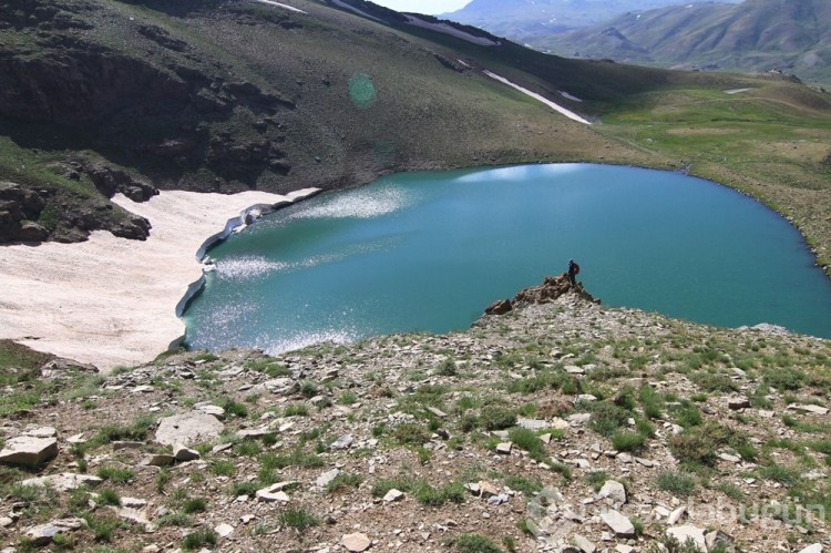 Gezginlerin rotası Çalyan Buzul Gölü