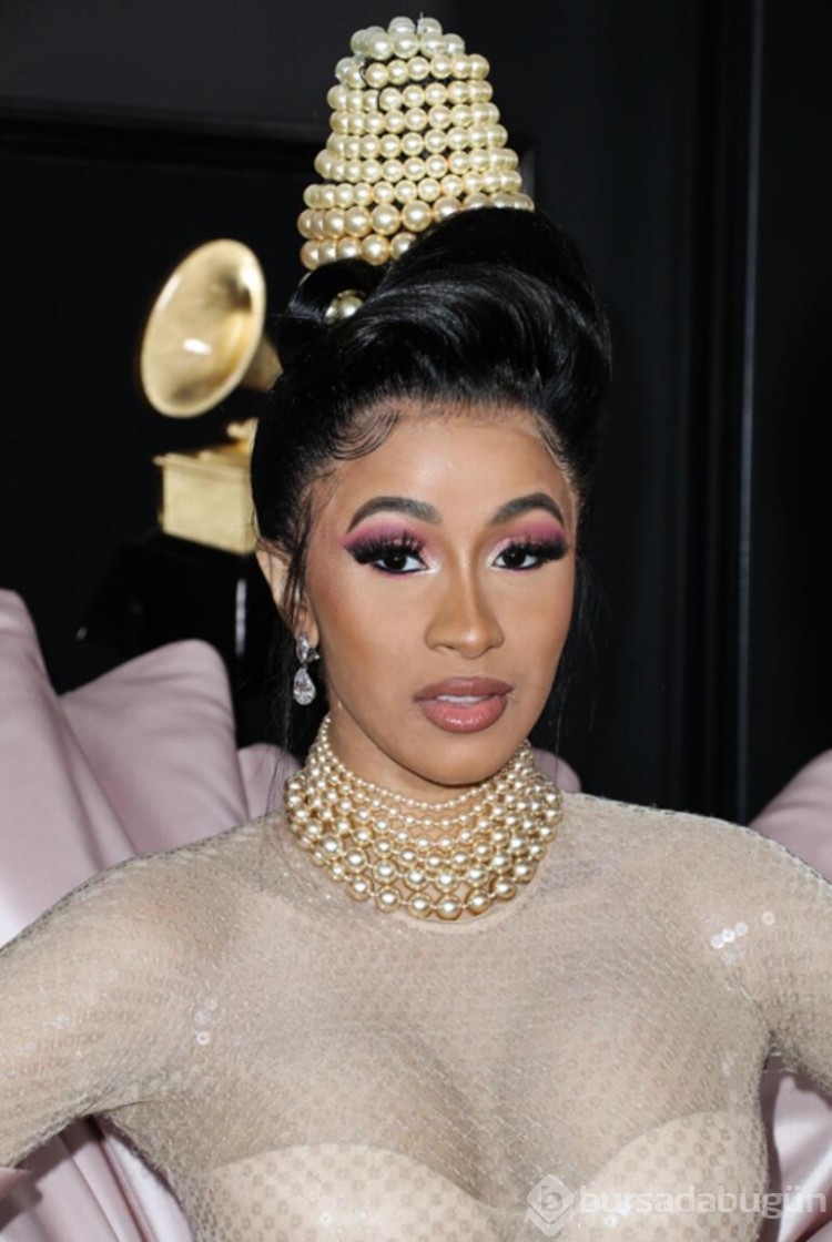 Cardi B. yine sosyal medyada gündem oldu