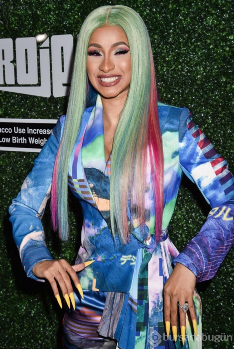 Cardi B. yine sosyal medyada gündem oldu