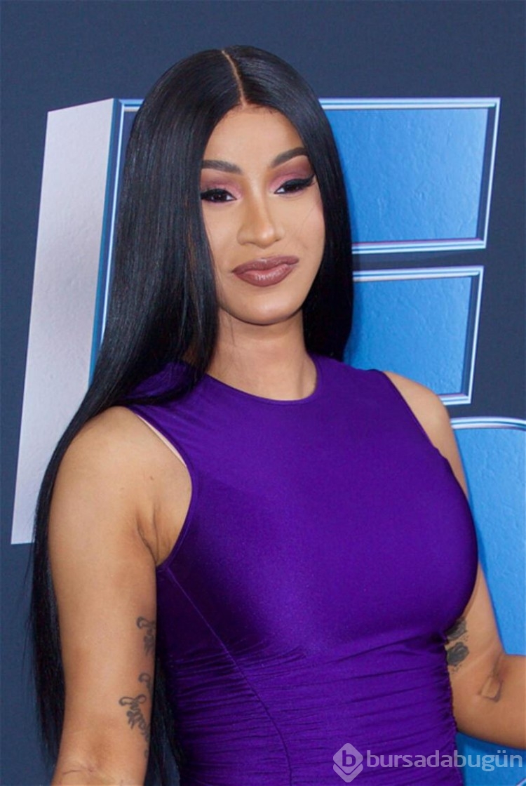 Cardi B. yine sosyal medyada gündem oldu