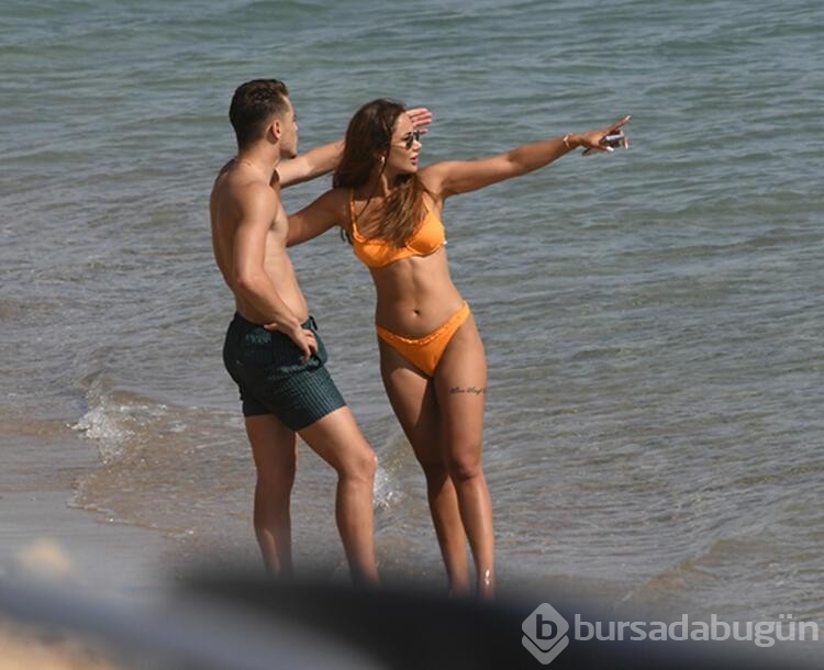 Elif Yılmaz ve Batuhan Kör Çeşme'de aşk yaşıyor