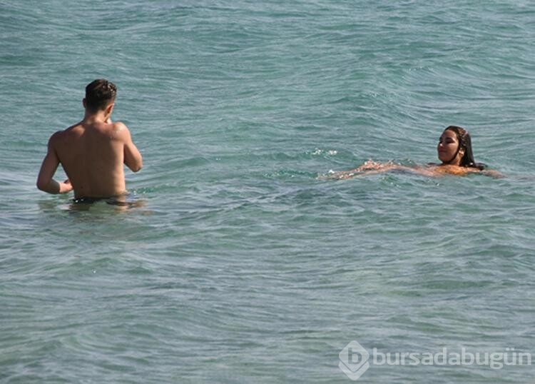 Elif Yılmaz ve Batuhan Kör Çeşme'de aşk yaşıyor
