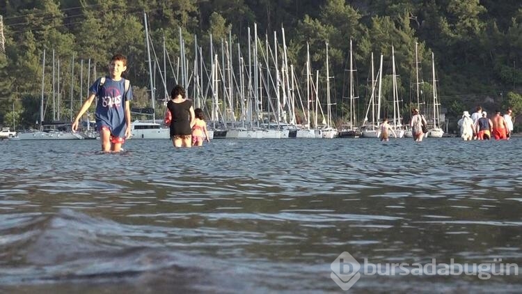 Ünlü plaj Kızkumu ziyaretçi akınına uğruyor
