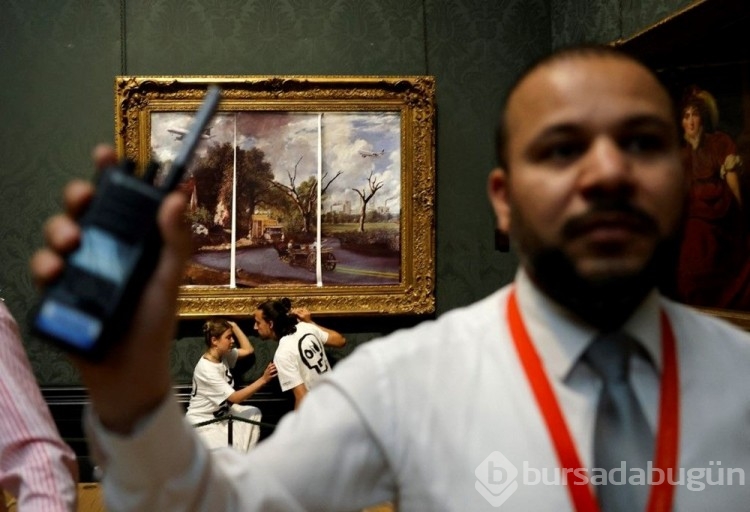 İklim protestocularından sanat galerisinde eylem
