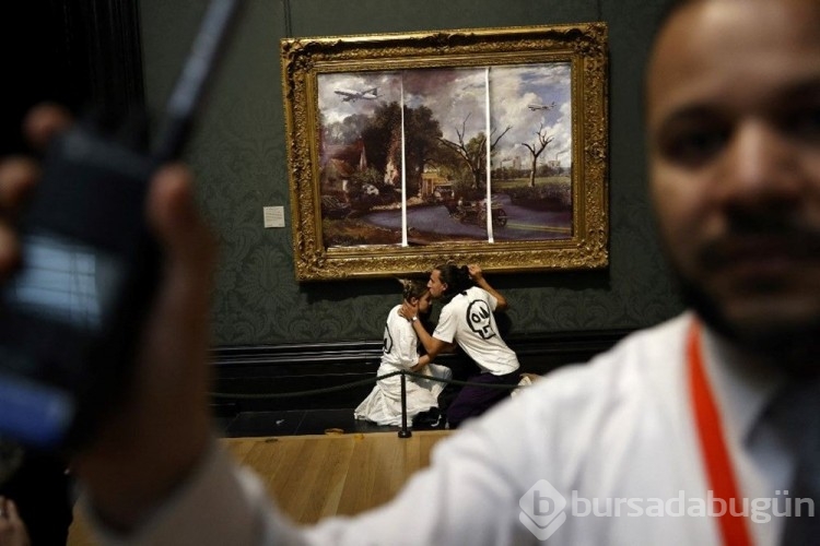 İklim protestocularından sanat galerisinde eylem