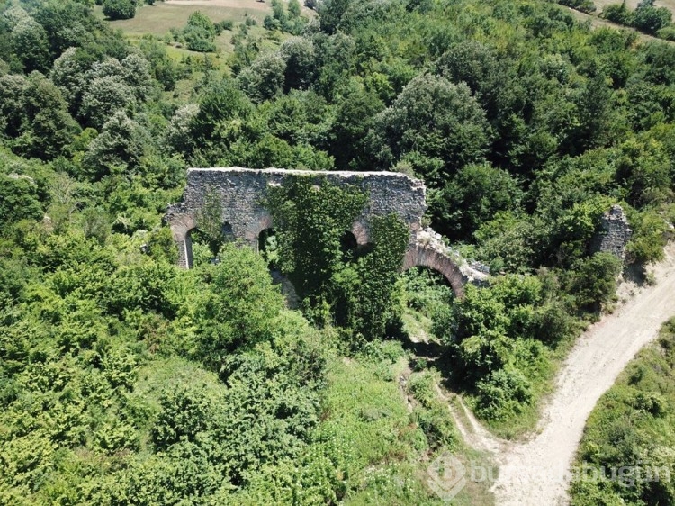 Tarihi su kemerinde tepki çeken görüntü

